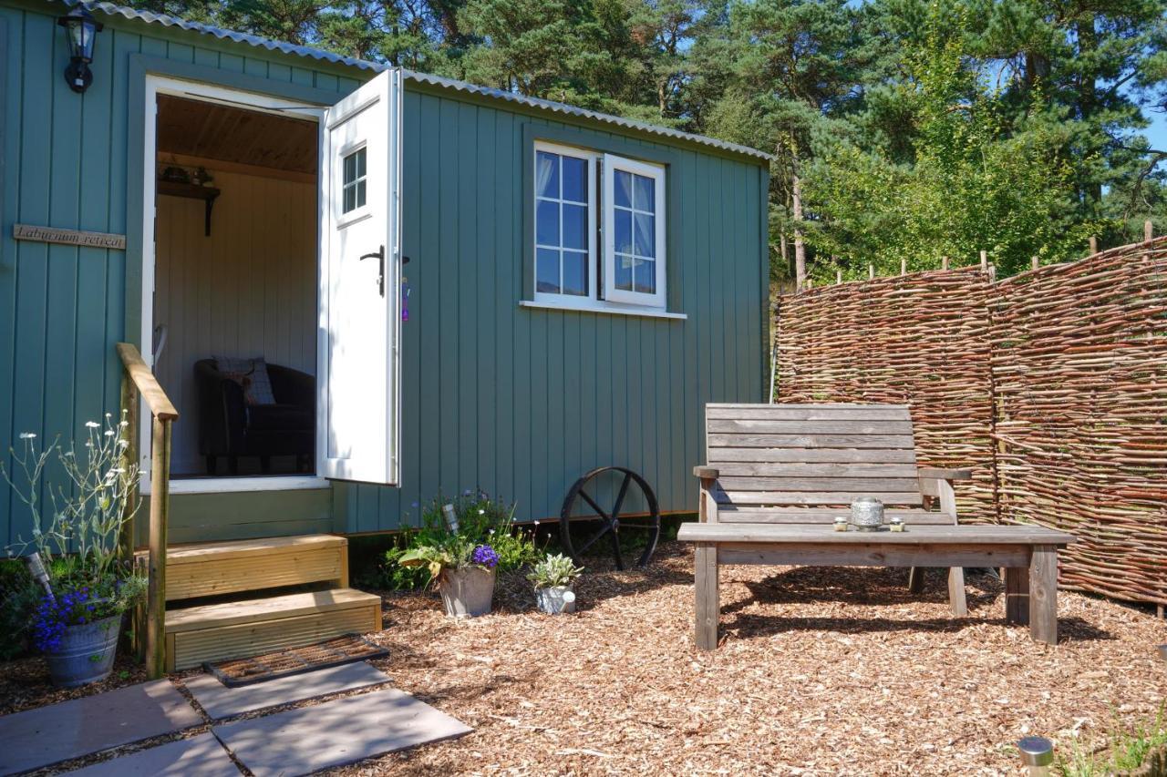 The Laburnum Retreat Shepherd Hut Private Hot Tub Upper Hulme Eksteriør bilde