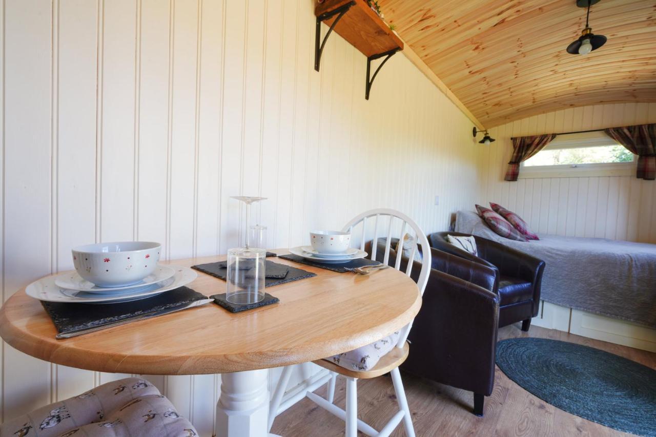 The Laburnum Retreat Shepherd Hut Private Hot Tub Upper Hulme Eksteriør bilde
