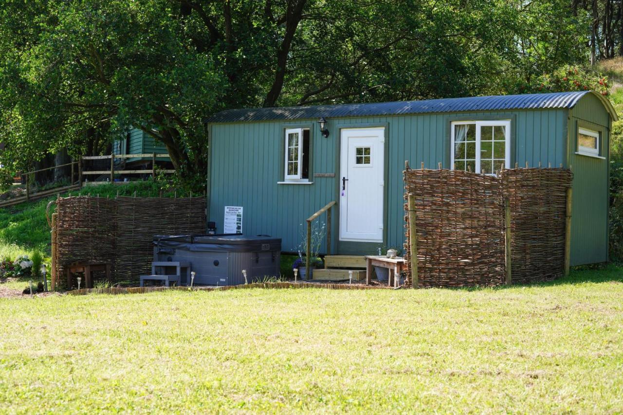 The Laburnum Retreat Shepherd Hut Private Hot Tub Upper Hulme Eksteriør bilde