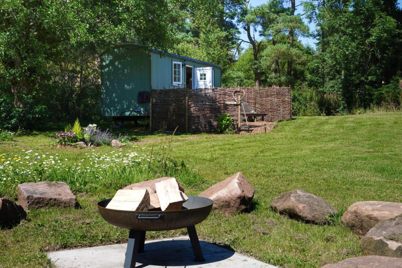 The Laburnum Retreat Shepherd Hut Private Hot Tub Upper Hulme Eksteriør bilde
